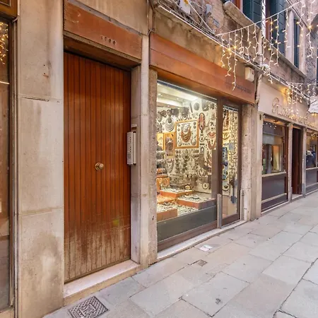 아파트 Guesthost - Piazza San Marco Cozy Retreat With Terrace 베니스