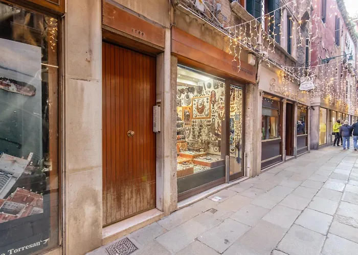 아파트 Guesthost - Piazza San Marco Cozy Retreat With Terrace 베니스